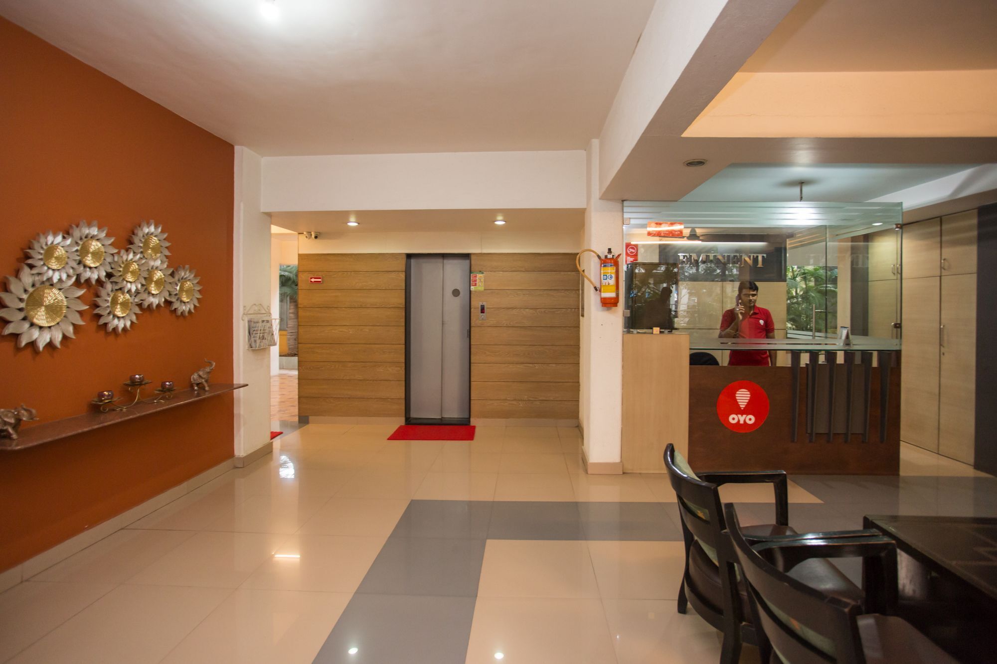 Oyo 10934 Hotel Eminent Pune Eksteriør bilde